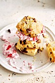 Nougat scones with mascarpone and raspberry cream (soul food)