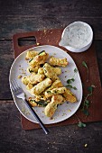 Vegane Zucchini-Sticks mit Apfel-Minze-Raita (sojafrei)