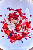 Meringue with fresh berries