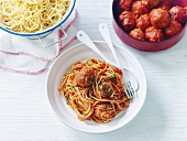 Spaghetti mit Fleischbällchen