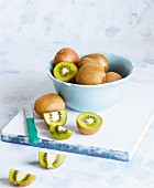 Kiwi fruits in a bowl