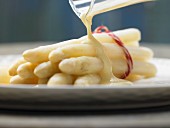 White asparagus with a low fat hollandaise sauce