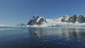 Ice sheet at the Antarctic coast