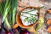 Yogurt dip with chive, pear and red onion