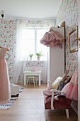 Charming girl's bedroom in pink