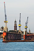 Hafen mit Michel, Hamburg, Deutschland