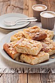 Butter cake with almonds