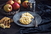 Vegan apple rings in flaky pastry