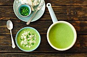 Pea soup with cottage cheese