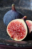 Organic figs, whole and halved (close up)