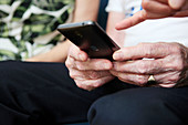 Smartphone use in dementia