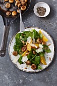 Spinach salad with caramelised mushrooms