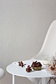 Karamelisierte Mandeln in Schokoladenmantel