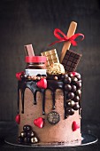 Schokoladenkuchen mit Liebessymbolen