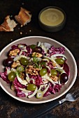 Radicchio salad with fennel, grapes and walnuts