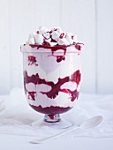 Himbeer-Joghurt-Trifle mit Baiser