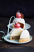 Christmas domes (white chocolate mousse tarts)