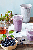Blueberry and Almond Breakfast Smoothie