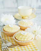 Cupcakes decorated with sugar flowers