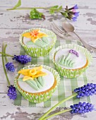 Cupcakes with fondant icing and sugar flowers