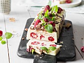 White chocolate cake with raspberries