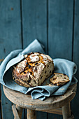 No-knead raisin and buttermilk bread