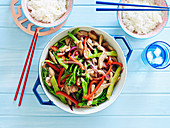 Chicken with vegetables in oyster sauce