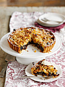 A mincemeat crumble tart with pears