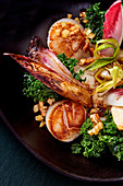 Kale salad with radicchio and scallops