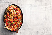 Spaghetti Puttanesca mit Thunfischbällchen