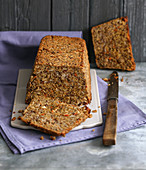 Nut bread with quinoa, chia seeds, apple and carrots