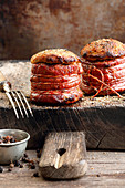 Grilled beef fillets with a gingerbread glaze