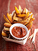 Oven chips with homemade ketchup