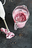 Frozen yoghurt with a hand blender