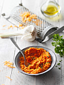 Vegan pepper and carrot spread with almonds