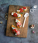 Sweet potato toasties with goat's cheese and tomatoes
