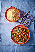 Tagine with chicken and dried apricots