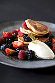 Panncakes with berries