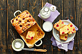 Yeast cake with raspberries