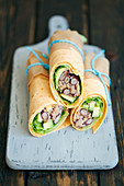 Tortilla wraps with avocado, tuna and red kidney bean salad