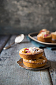 Almond tarts with raspberries