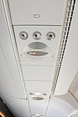 Aircraft cabin overhead panel