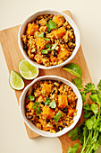 Sous-Vide-Quinoa mit Kürbis und schwarzen Bohnen