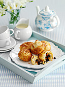 Eccles cakes (Puff pastries filled with raisins, England)