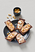 Chocolate crackers with meringue and peanuts