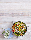Hähnchensalat mit Gurken und Tomaten (Low Carb)