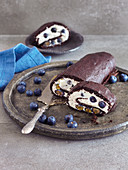 Chocolate Swiss roll with blueberries (low carb)