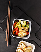 Japanisches Omelett mit Gemüse 'To Go' (Low Carb)