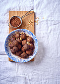 Energy balls with peanut butter, almonds and cocoa