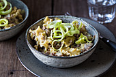 Pasta with minced meat and leeks